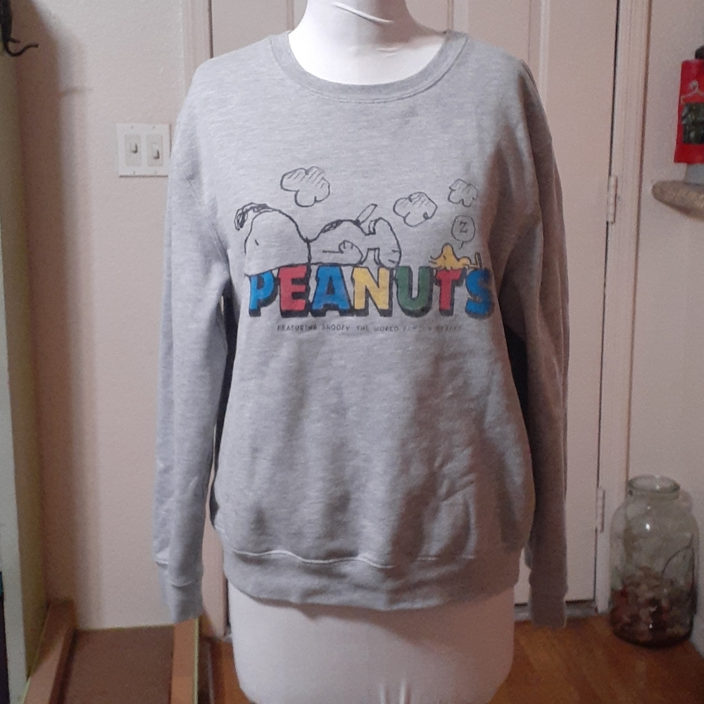 Peanuts snoopy grey sweatshirt euc